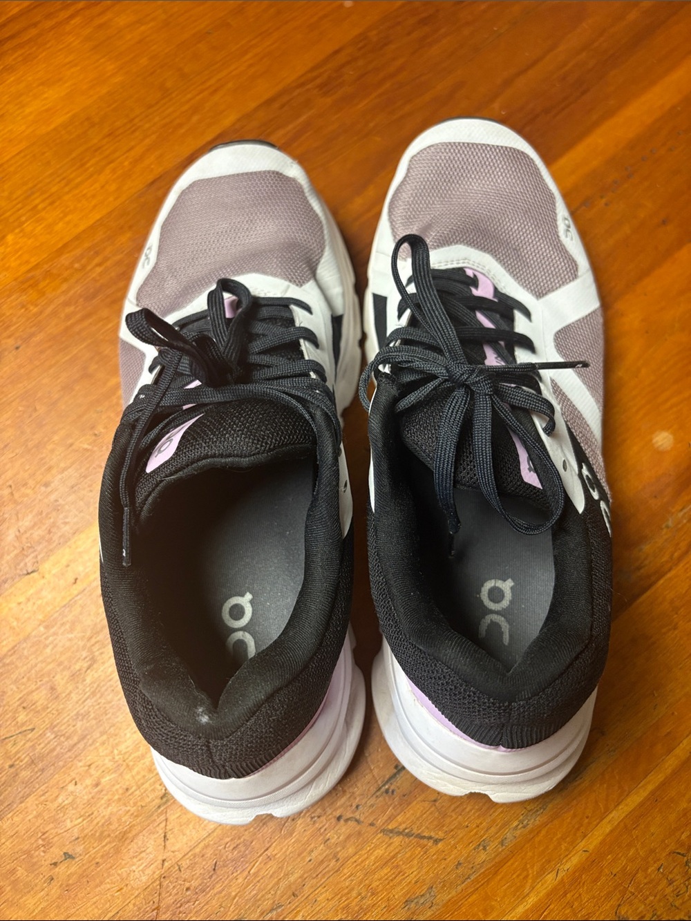 On Cloud Running Women’s Sneakers in Mauve, Black and White 8.5